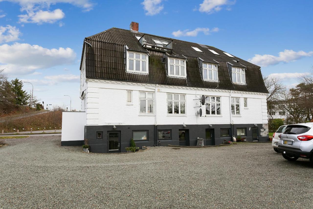 Aday - Apartment Suite Aalborg Center Exterior foto
